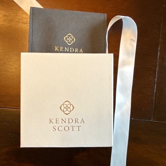 Kendra Scott isa pave diamond ring sz6 - Picture 4 of 5